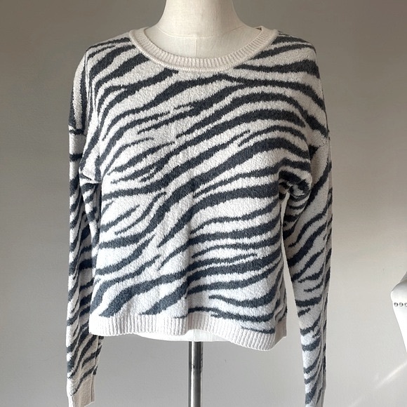 Sincerely Jules Women’s super soft zebra print sweater gray ivory cotton size L - Picture 1 of 11